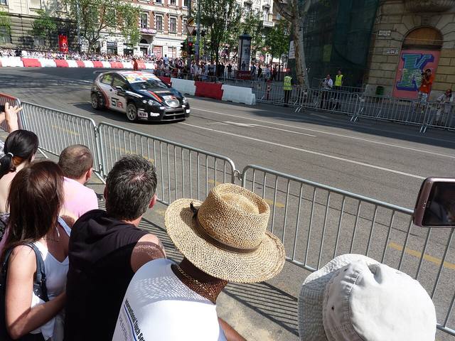 F1赛车人物：一位顶尖选手的进阶之路（规则判罚视角）